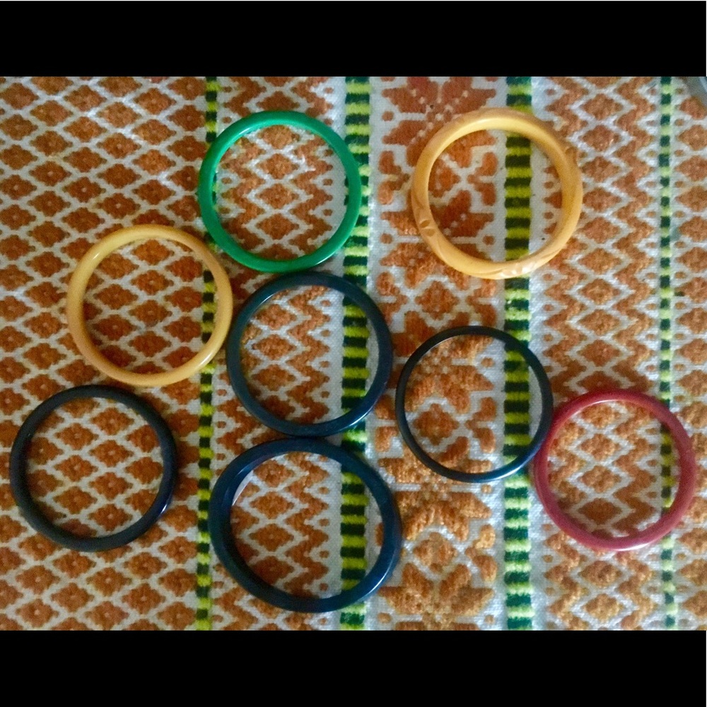 Bakelite bagels & cuff vintage jewelry lot - Picture 2 of 6